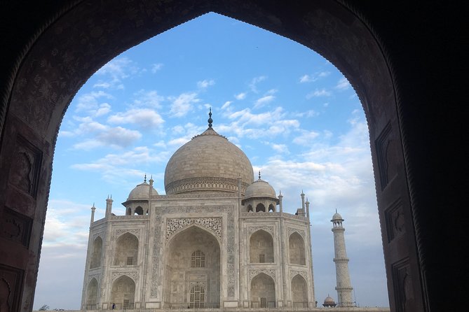 Private Tajmahal Day Tour From New Delhi By Gatiman Express Train - Starting at Nizamuddin Railway Station