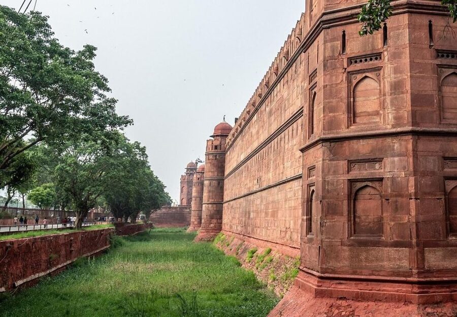 Red Fort Skip-the-Line E-tickets & guide Delhi transfers - Entering the Red Fort without the usual wait