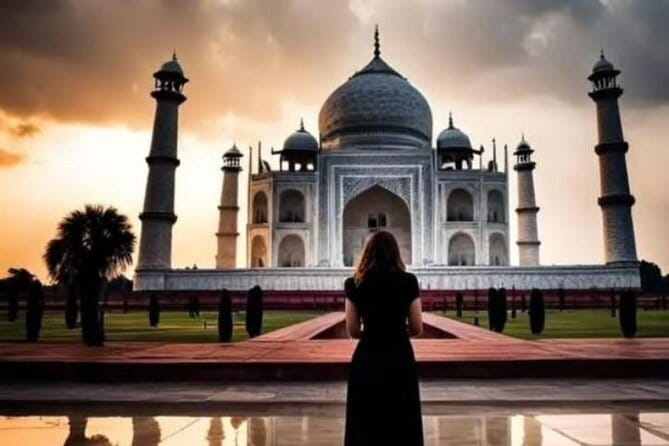 Same Day Agra From Delhi By AC Car - Agra Fort adds the political story