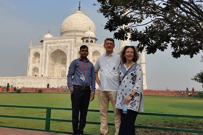 Same Day Agra Tour by Car From Delhi - Lunch and shopping after the monuments