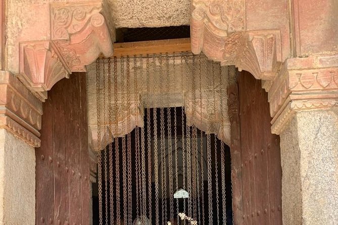Same Day Delhi Agra Delhi Tour by private Car - Who should book this tour?