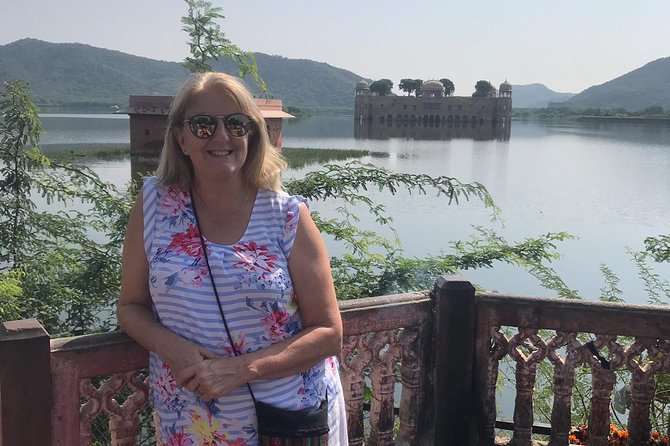 Same Day Jaipur Tour from Delhi - Amber Fort and the view over the lake