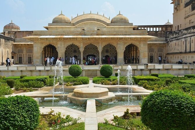 Same Day Jaipur Tour from New Delhi By Car with All Inclusive - Hawa Mahal: a short stop at Jaipur’s famous facade