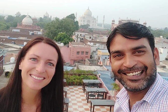 Same day Private tour cab pickup from Delhi Agra - Meeting Sonu, Mukul, or Chandan