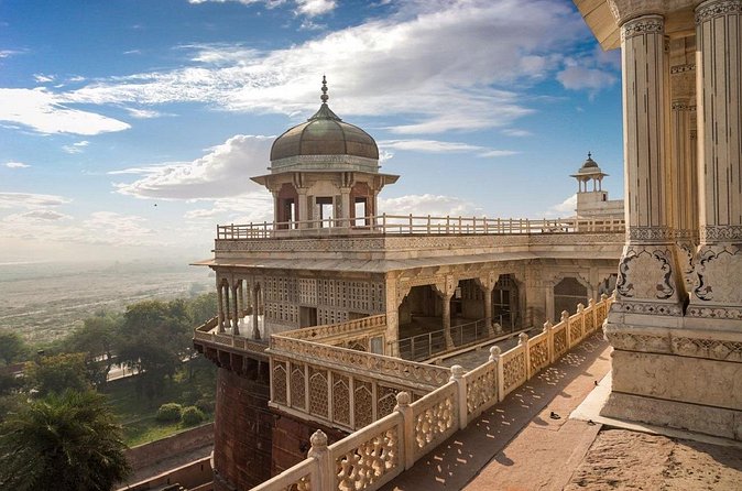 Same Day Taj Mahal/Agra Tour from Delhi : Private & All Inclusive - Lunch with vegetarian and non-vegetarian choices