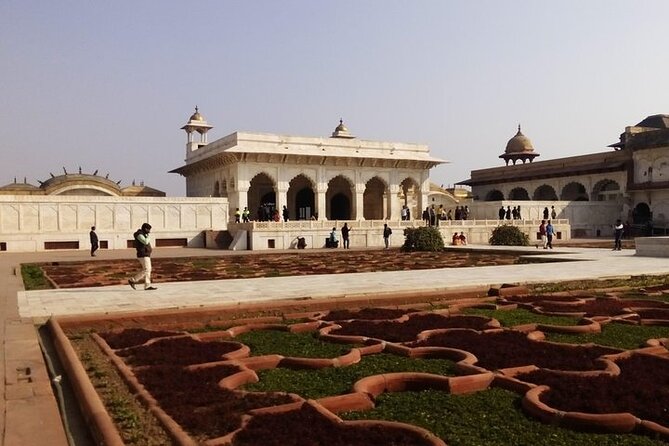 Same Day Taj Mahal and Agra Fort tour from New Delhi - One hour inside Agra Fort