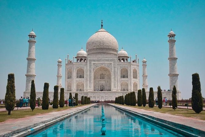 Same Day Taj Mahal Tour by car - Taking lunch at the DoubleTree by Hilton Hotel Agra