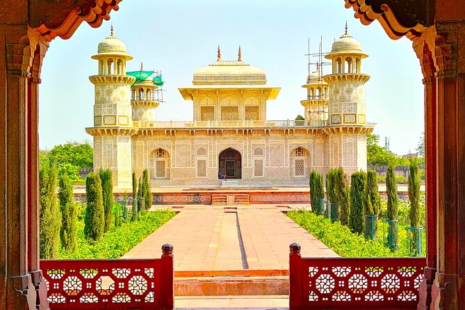 Same Day Taj Mahal Tour by car - Seeing the Baby Taj in 45 minutes