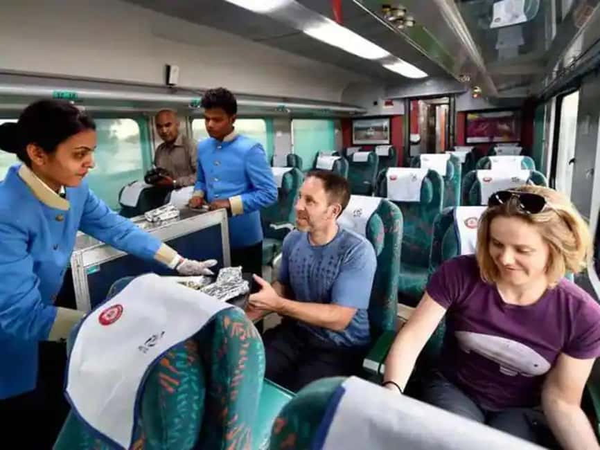 Same Day Taj Mahal Tour from Delhi by Gatimaan Express Train - Chair Car or Executive Class?