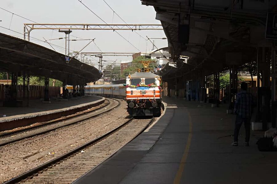 Same Day Taj Mahal Tour from Delhi by Gatimaan Express Train - Starting in New Delhi and arriving in Agra