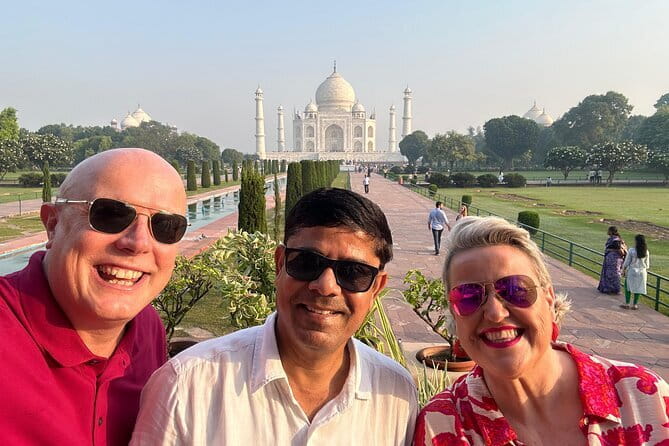 Same Day Taj Mahal Tour from Delhi – Private & Guided - A food stop in Agra, with two different approaches