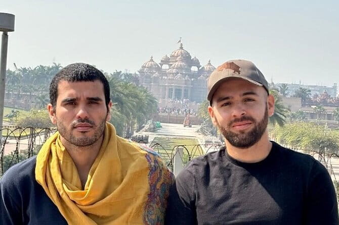 Same Day Taj Mahal Tour with Private Driver - Guides, drivers, and the human side of the day