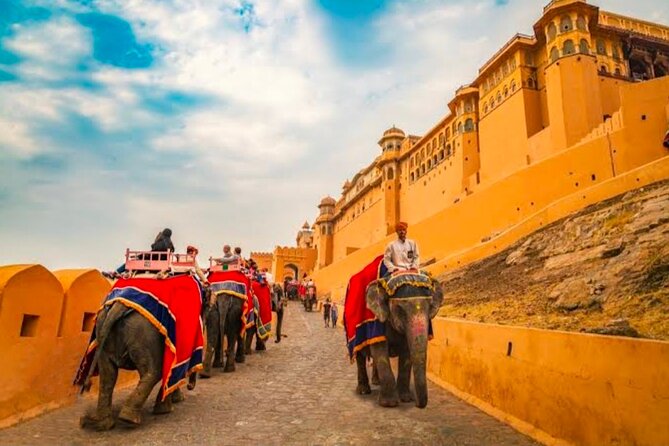 Same Day Tour of Taj Mahal with Our Real Historical Experience - The drive to Agra in a private car