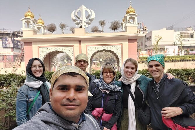 Sanjay Colony Slum & Old delhi Street Food Tasting tour - Walking through Sanjay Colony in Okhla