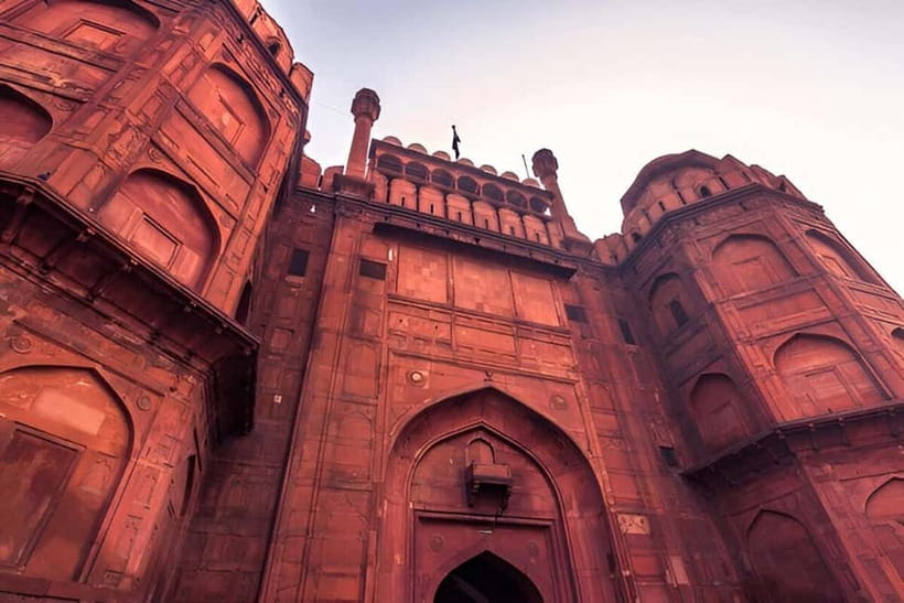 Skip-the-Line Guided Tour of Delhi's Iconic Red Fort - Entering through Lahori Gate and Chatta Chowk