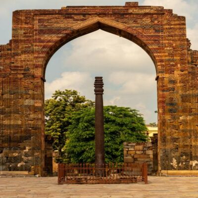 Skip-the-line Qutub Minar Private Tour with Transfer Option