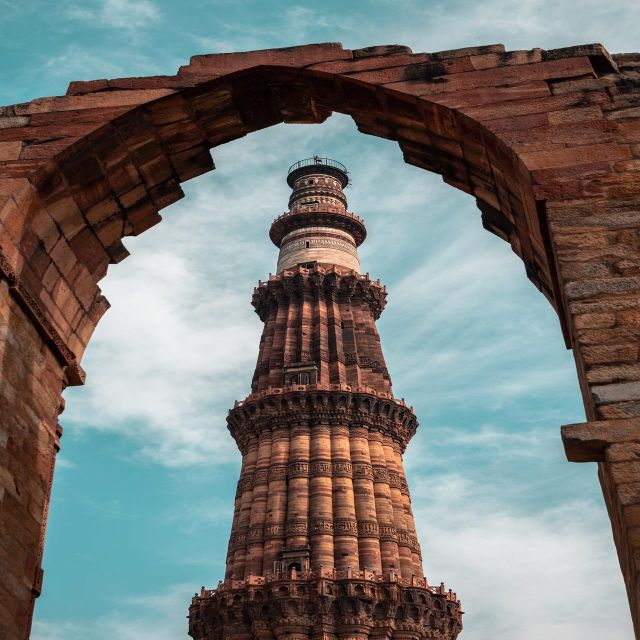 Skip-the-line Qutub Minar Private Tour with Transfer Option - Quwwat-ul-Islam Mosque and the Iron Pillar