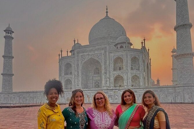 Skip The Line - Sunrise View Of Tajmahal From Delhi By Car - The guide makes the difference