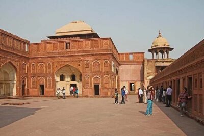 Skip the line: Taj Mahal Agra Private Day Trip From Delhi By Car