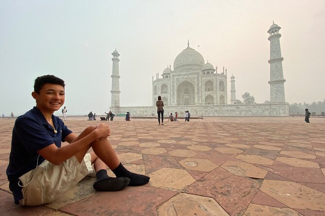 Skip-the-Line Taj Mahal Tour-Hassle-Free Entry & Guide Experience - Entering the Taj Mahal with a private guide