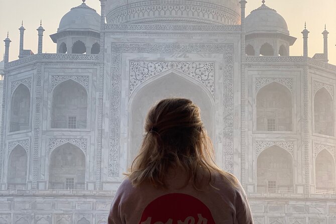 Skip-the-Line Taj Mahal Tour-Hassle-Free Entry & Guide Experience - Agra Fort adds the Mughal setting