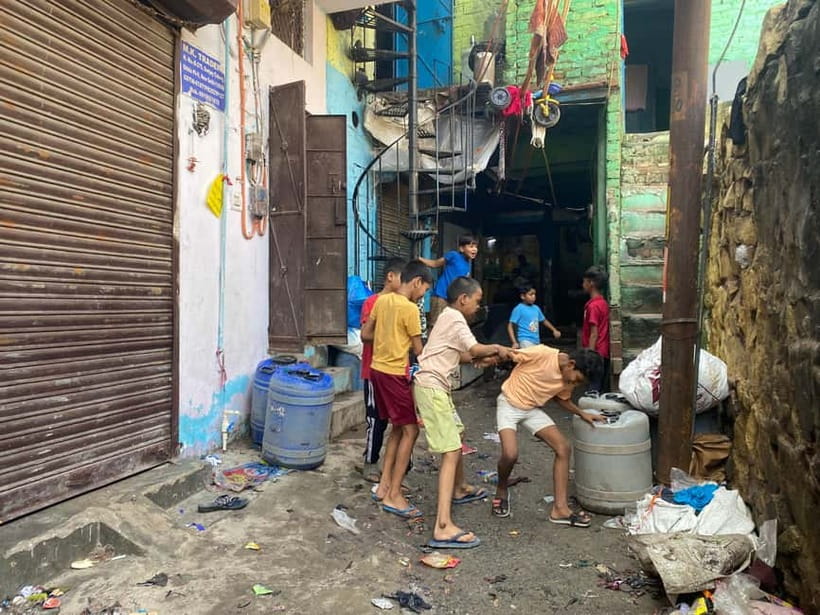 Slum Tour - Sanjay Colony Slum Guided Walking Tour in DELHI - The local house visit and rooftop view