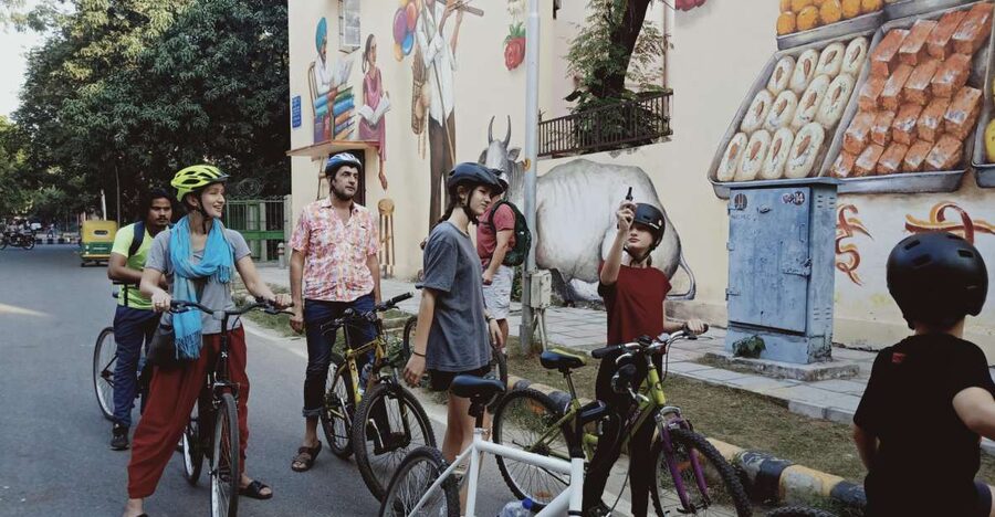 South Delhi: 3.5-Hour Private Bike Tour with Masala Dosa - Key points at a glance