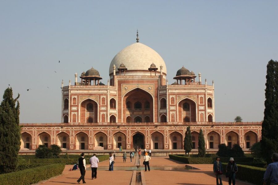 South Delhi: 3.5-Hour Private Bike Tour with Masala Dosa - Khan Market and South Delhi’s polished side