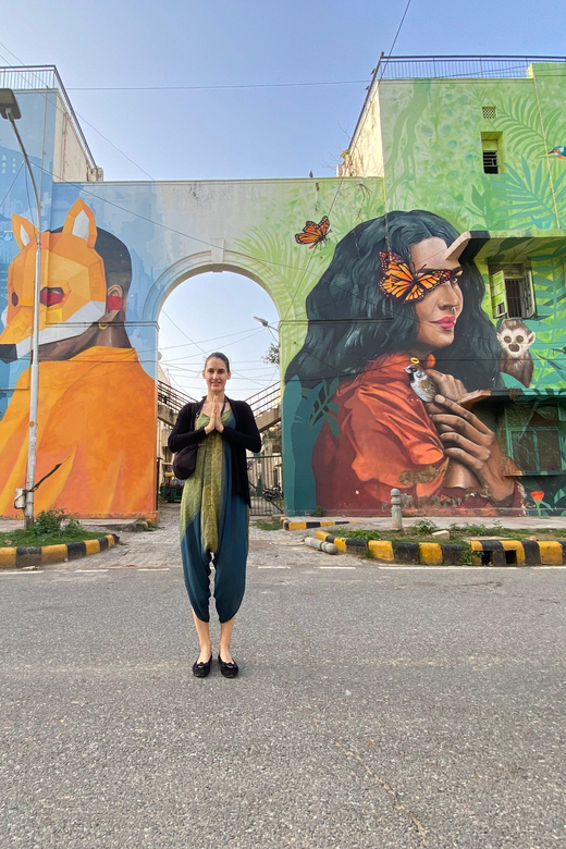 Street Art Walk with Chai & Snack - The 85-minute route through Lodhi Colony