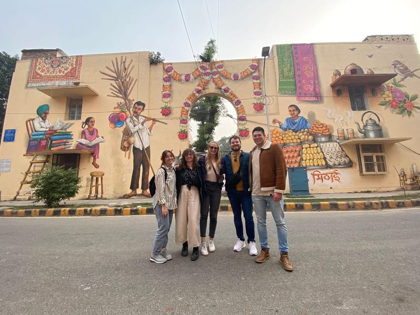 Street Art Walk with Chai & Snack - A useful introduction to local Delhi life