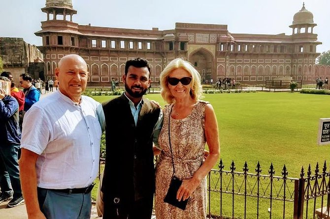 Sunrise Taj Mahal 2-Day Tour: Agra Fort & Fatehpur Sikri - Breakfast at the DoubleTree by Hilton Hotel Agra