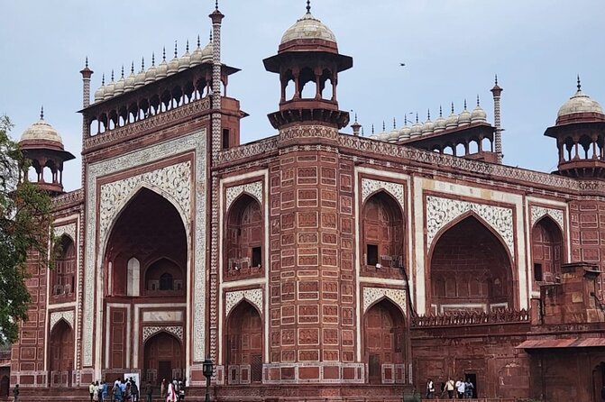 Sunrise Taj Mahal & Agra Fort Private Tour from Delhi – Inclusive - Entering the Taj Mahal at first light