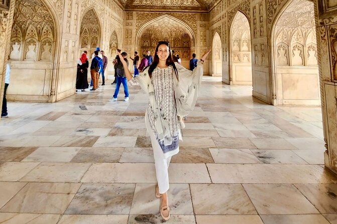 Sunrise Taj Mahal & Agra Fort Private Tour from Delhi – Inclusive - Breakfast at a 5-star hotel in Agra