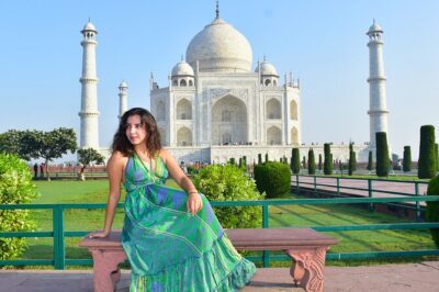 Sunrise Taj Mahal & Agra Tour From Delhi with 5* Breakfast