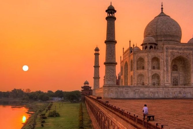Sunrise Taj Mahal Tour by AC Car From Delhi - Agra Fort gives the day more depth