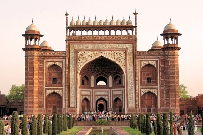 Sunrise Taj Mahal Tour by AC Car From Delhi - How the private format affects the value