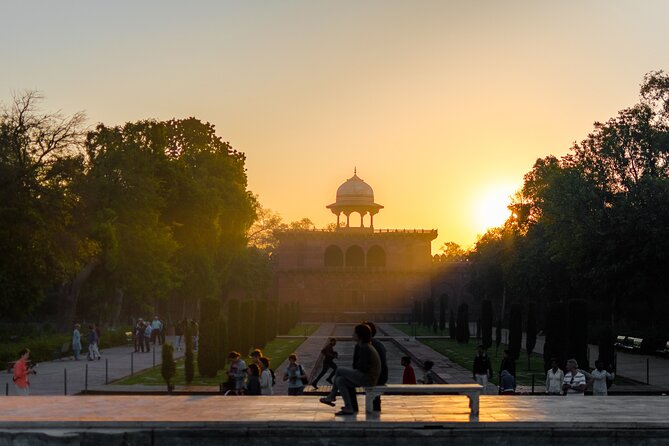Sunrise Taj Mahal Tour From Delhi - Lunch at a five-star hotel