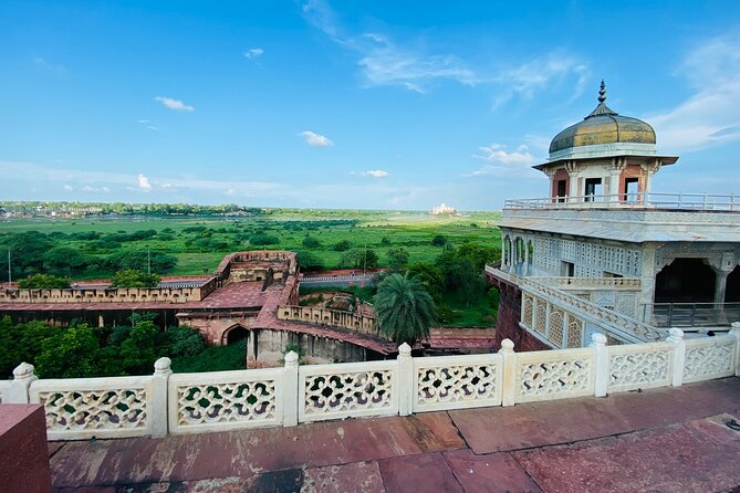 Sunrise Taj Mahal Tour from Delhi With Breakfast And Lunch - Agra Fort and the Mughal court