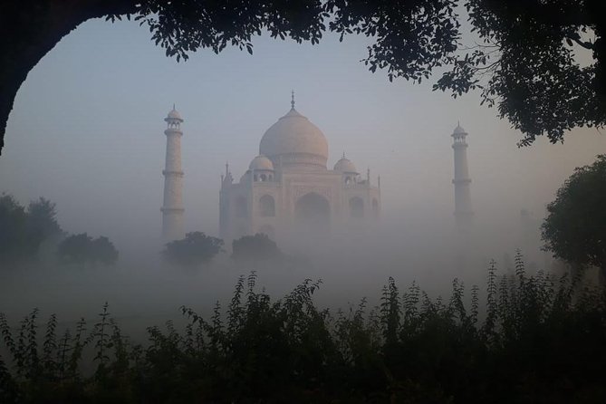 Sunrise tour to Tajmahal and Agra fort from Delhi - Walking through Agra Fort