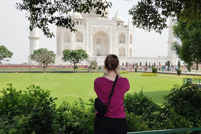 Taj Mahal, Agra Fort & Baby Taj Day Tour From Delhi - A one-hour buffet at the DoubleTree by Hilton