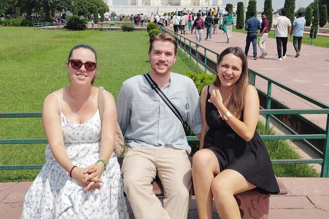 Taj Mahal, Agra Fort & Baby Taj Day Tour From Delhi - Seeing the Taj Mahal with time to look up
