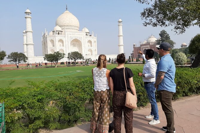 Taj Mahal, Agra Fort & Baby Taj Tour from Delhi - All Inclusive - Lunch and the five-star hotel option
