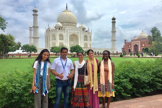 Taj Mahal, Agra Fort & Baby Taj Tour from Delhi - All Inclusive - The guides make the biggest difference