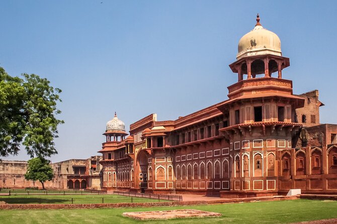 Taj Mahal, Agra Fort & Baby Taj tour from Delhi by Car with Meal - A buffet break at the DoubleTree by Hilton