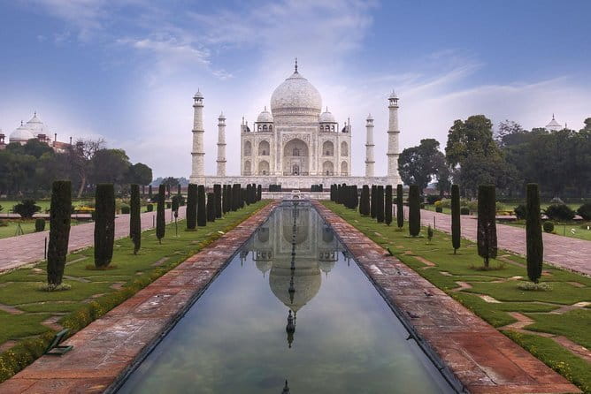 Taj Mahal, Agra Fort, Baby Taj Tour from Delhi by Superfast Train - What the $45.36 price really covers