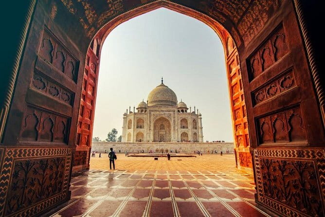 Taj Mahal, Agra Fort, Baby Taj Tour from Delhi by Superfast Train - Who will get the most from this tour
