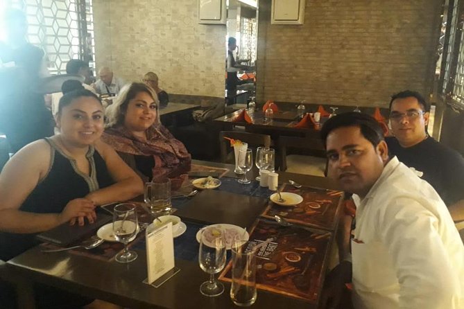 Taj Mahal & Agra Fort Tour with Home Cooked lunch at Locals Home - Who should book this experience?