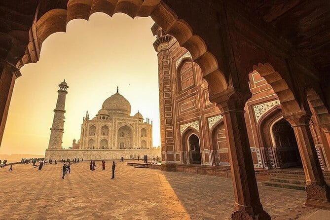 Taj Mahal & Agra Private Day Tour from New Delhi by Car with Meal - Seeing the Taj Mahal with a local guide