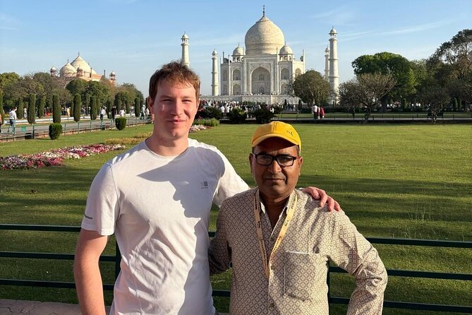 Taj Mahal & Agra Private Trip by Car from Delhi with 5 Star Meal - What the guide adds to the day