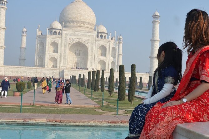 Taj Mahal & Agra Tour by Indian Bullet Train All Inclusive - Meeting your Agra guide at the station